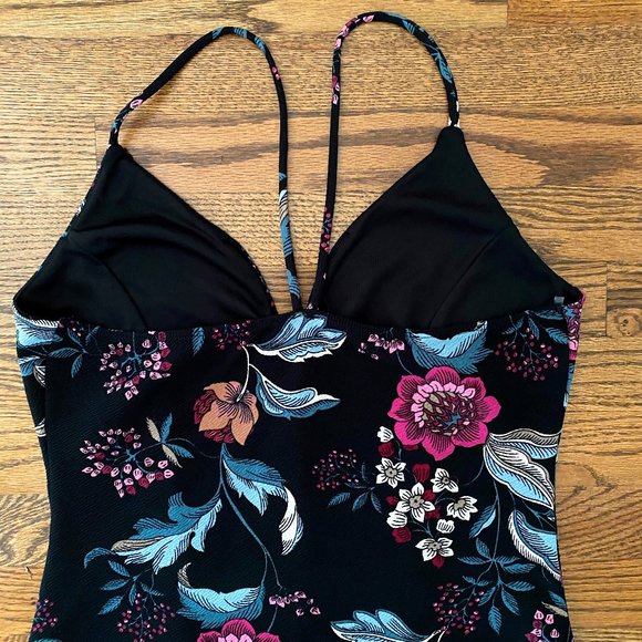 Charlotte Russe Boho Cottagecore Rose Floral Plunge Bodysuit - Picture 11 of 13